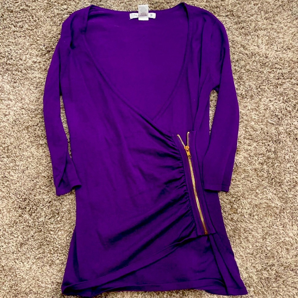 Quarter sleeve with zip detail